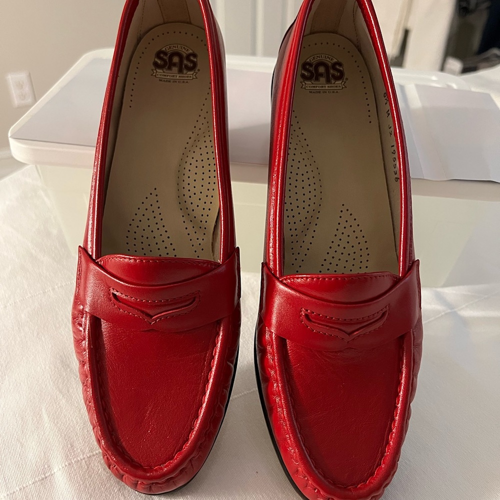 SAS comfort shoes Red Loafers leather 8.5 Vintage